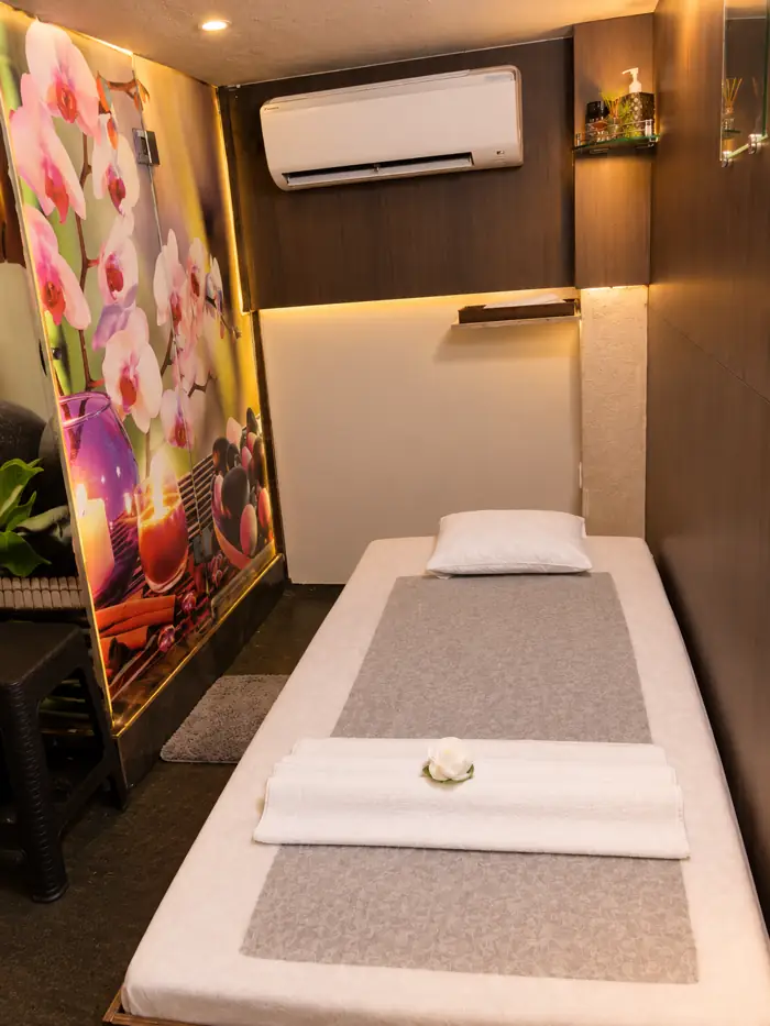 Aromatherapy massage room in Andheri West